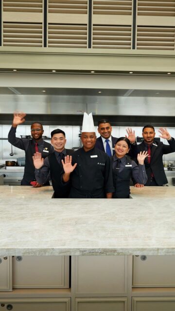Silversea's culinary team is made up of artistic masterminds. From fine French cuisine and flavorful Asian options to relaxed Italian meals and international options to suit everyone, their chefs’ creativity knows no limits.​