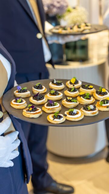 ​Silversea’s butlers go above and beyond to pamper their guests. From unpacking your suitcases to drawing a bubble bath or serving Champagne and caviar, unparalleled in-suite experiences await you.